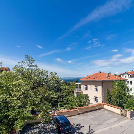 Front In With Wifi Crikvenica
